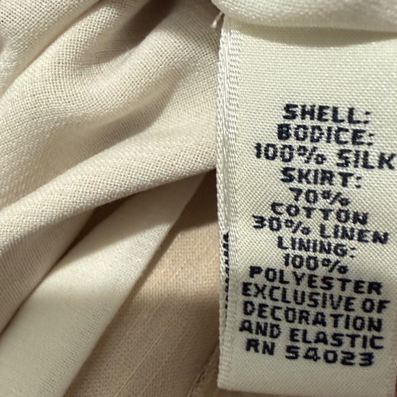 Banana Republic Cream Midi Dress. Size 0 - Picture 8 of 8